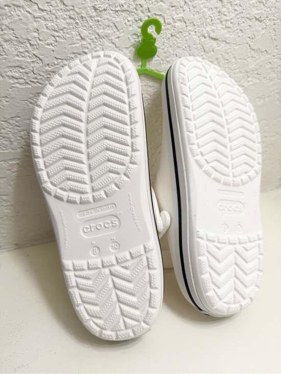 CROCS Classic Clog in White with Black Trim Mens 8 Women’s 10 main image 6